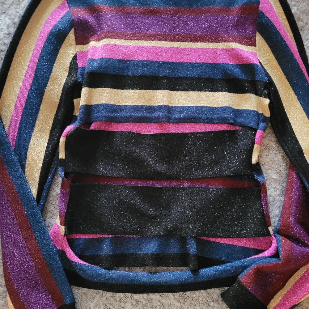 Top/Pants - Picture 11 of 16